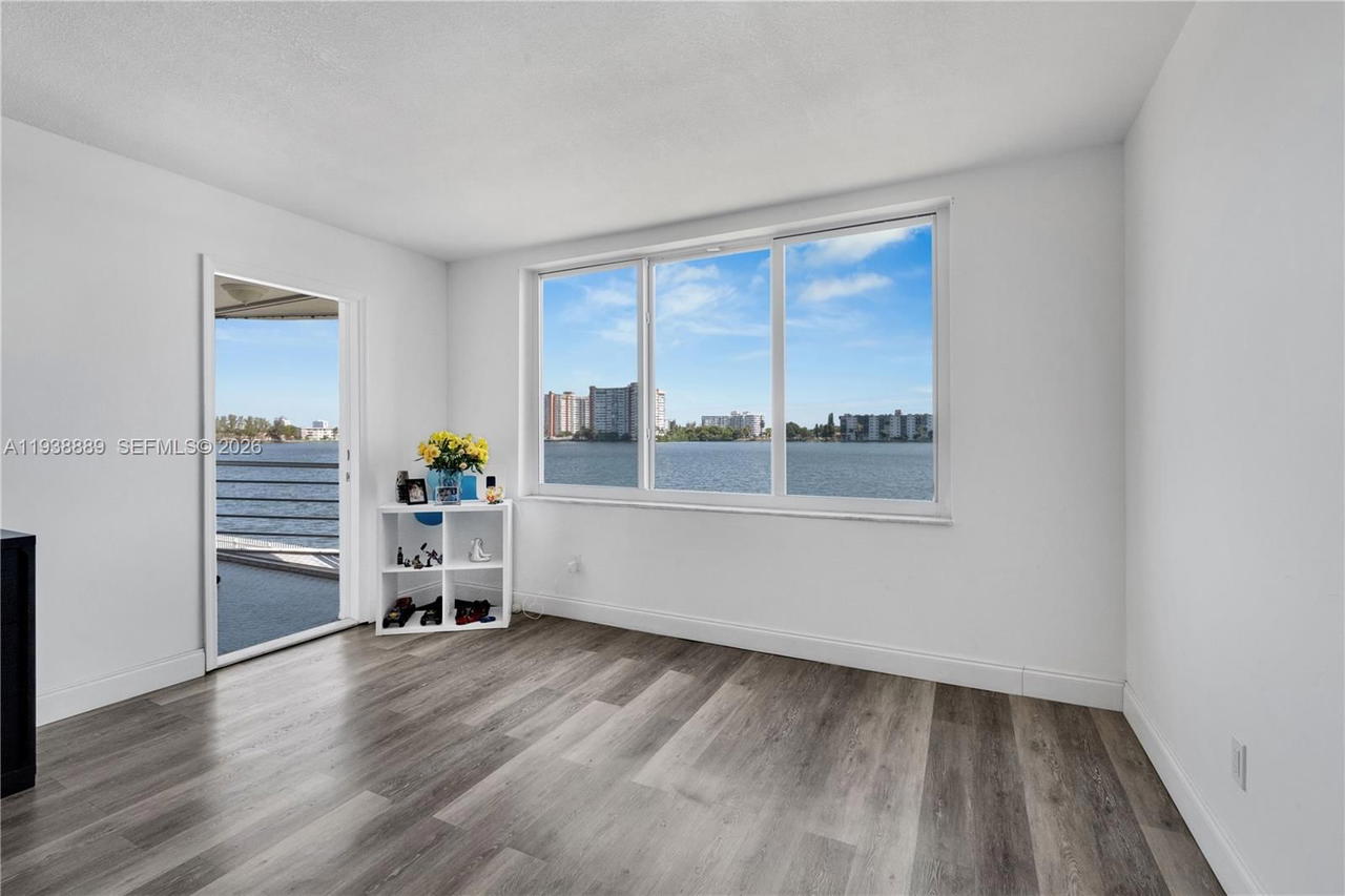 Real estate property located at 1140 191st St #24, Miami-dade, Riviera Condominium Apts, Miami, FL