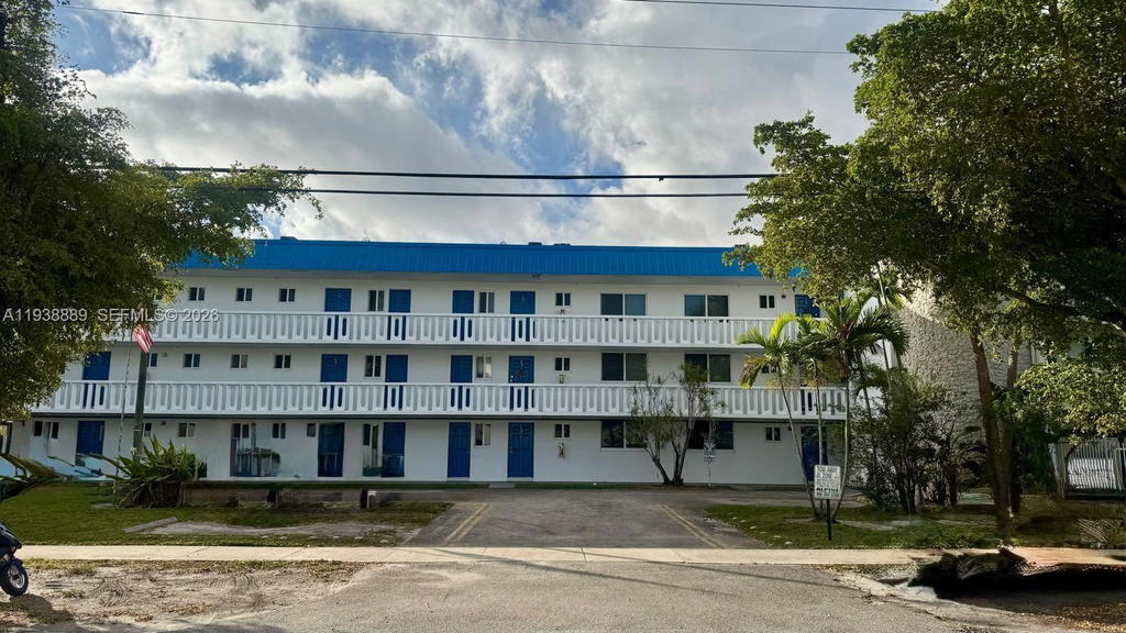 Real estate property located at 1140 191st St #24, Miami-dade, Riviera Condominium Apts, Miami, FL
