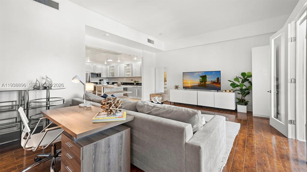 Real estate property located at 2301 Collins Ave #1632, Miami-dade, Roney Palace Condo, Miami Beach, FL