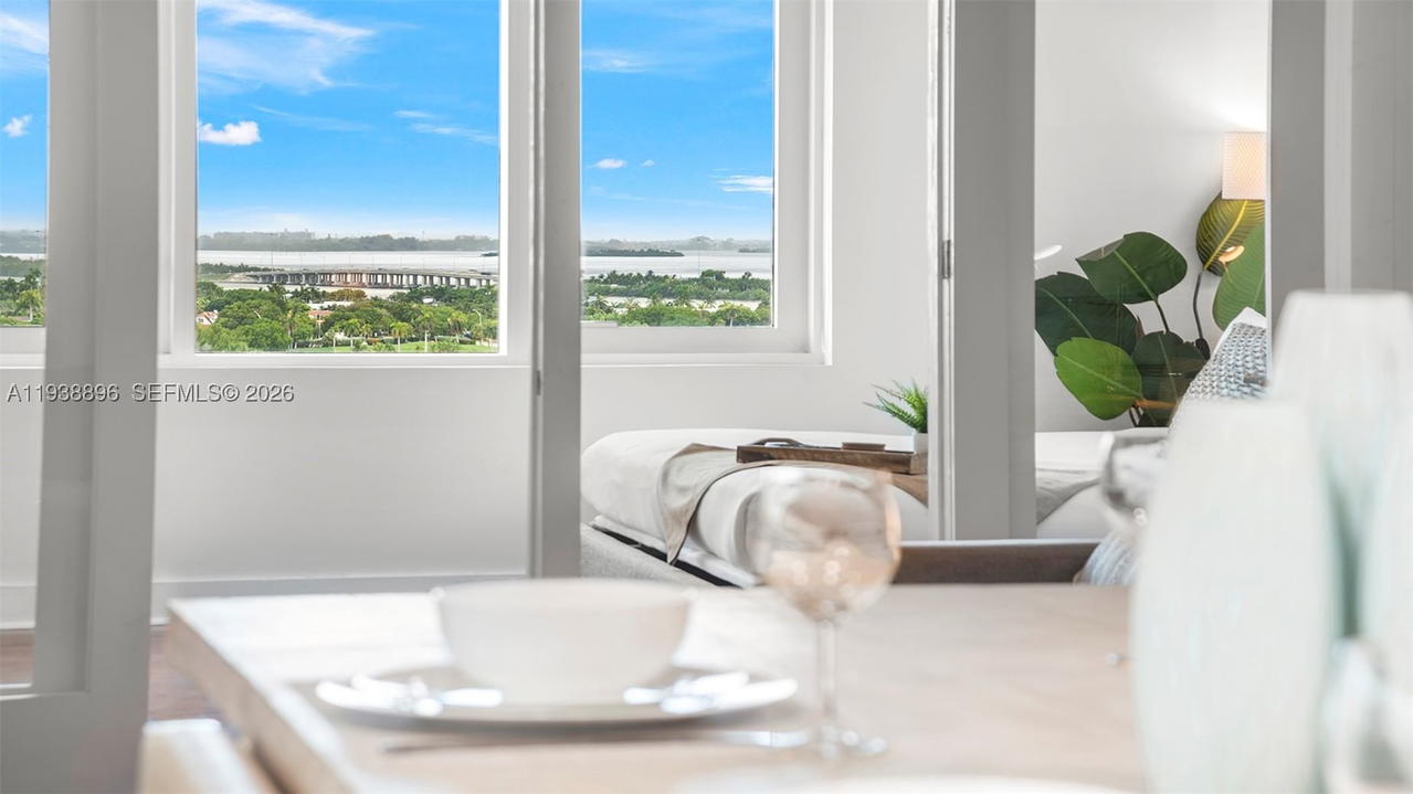 Real estate property located at 2301 Collins Ave #1632, Miami-dade, Roney Palace Condo, Miami Beach, FL