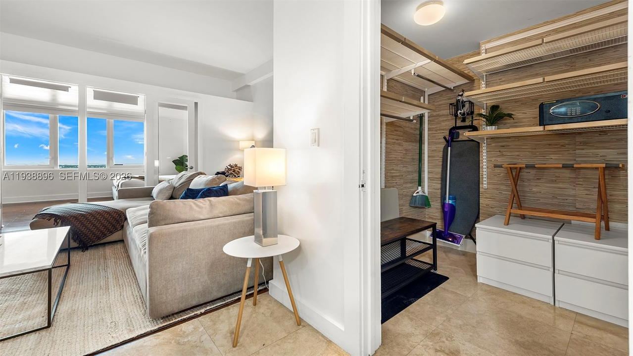 Real estate property located at 2301 Collins Ave #1632, Miami-dade, Roney Palace Condo, Miami Beach, FL