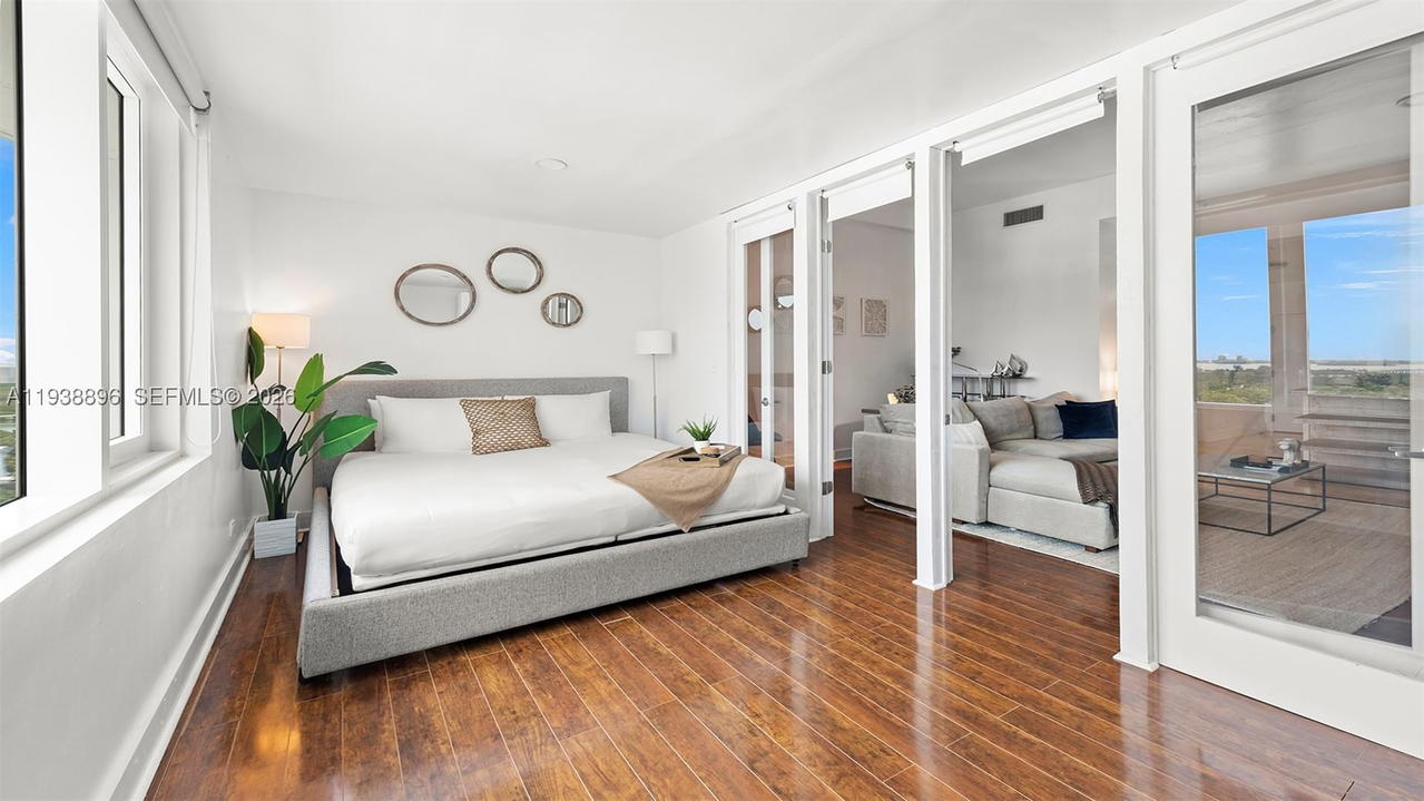 Real estate property located at 2301 Collins Ave #1632, Miami-dade, Roney Palace Condo, Miami Beach, FL