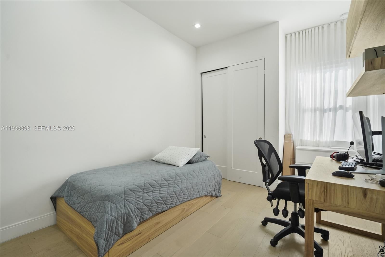 Real estate property located at 8144 43rd St, Miami-dade, Downtown Doral South Phas, Doral, FL
