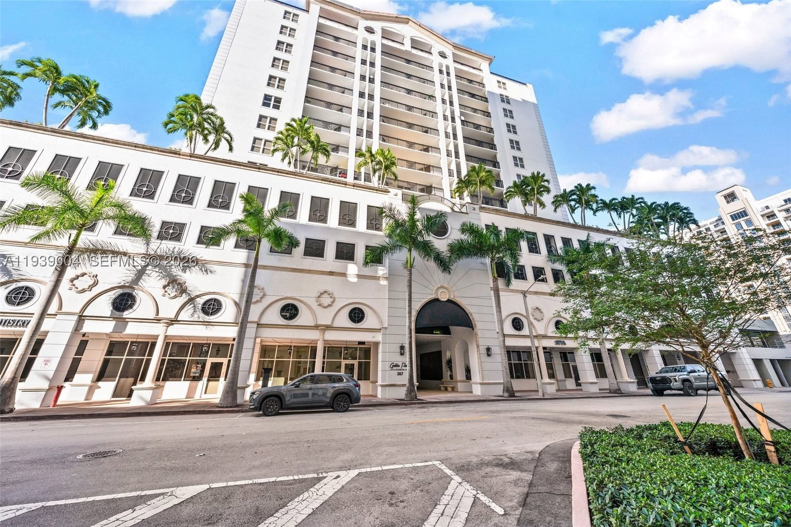 Real estate property located at 357 Almeria Ave #1106, Miami-dade, Gables Park Tower, Coral Gables, FL