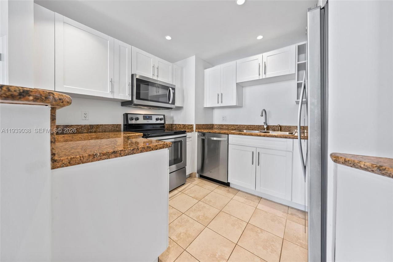 Real estate property located at 357 Almeria Ave #1406, Miami-dade, Gables Park Tower, Coral Gables, FL