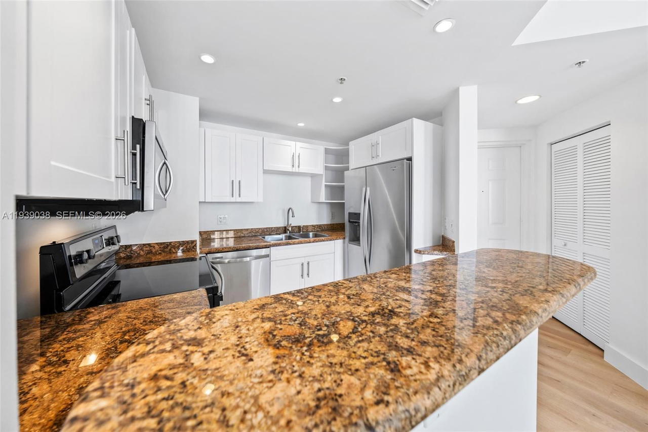 Real estate property located at 357 Almeria Ave #1406, Miami-dade, Gables Park Tower, Coral Gables, FL