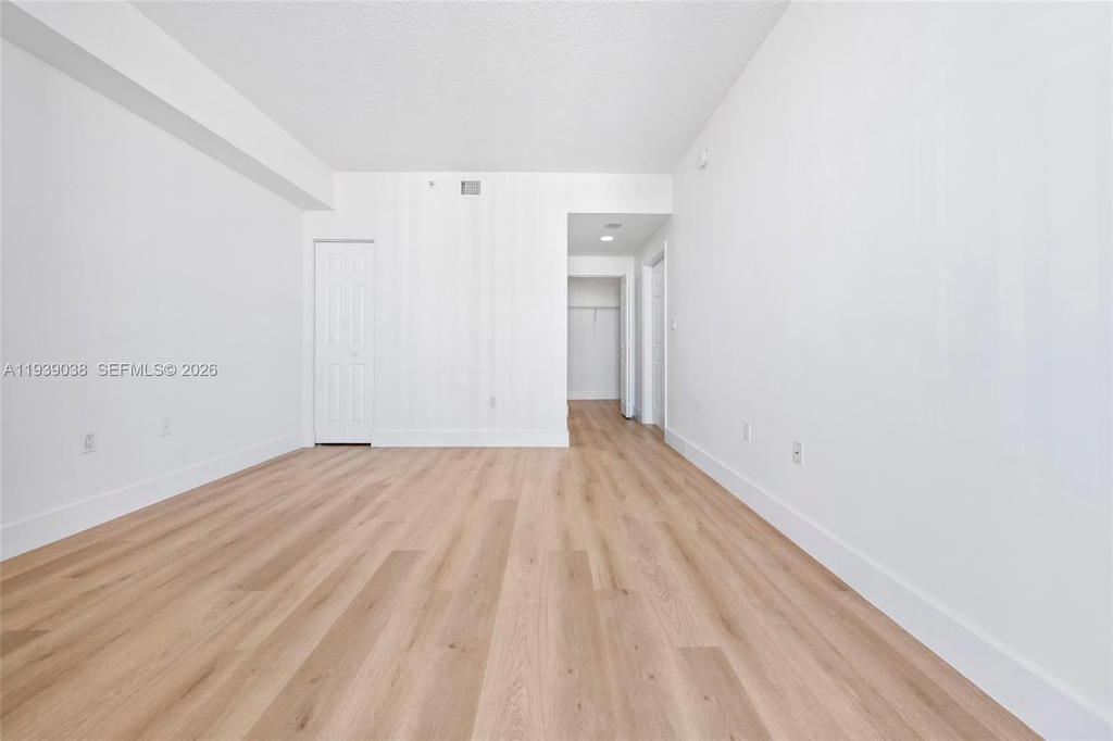 Real estate property located at 357 Almeria Ave #1406, Miami-dade, Gables Park Tower, Coral Gables, FL