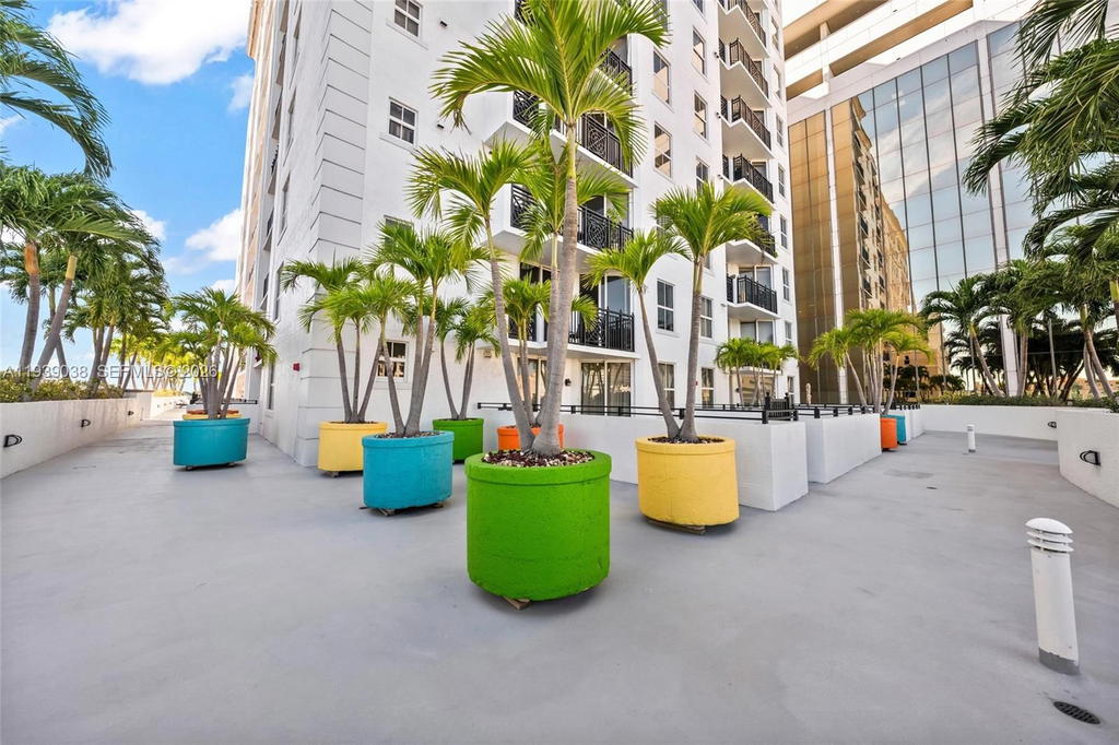 Real estate property located at 357 Almeria Ave #1406, Miami-dade, Gables Park Tower, Coral Gables, FL