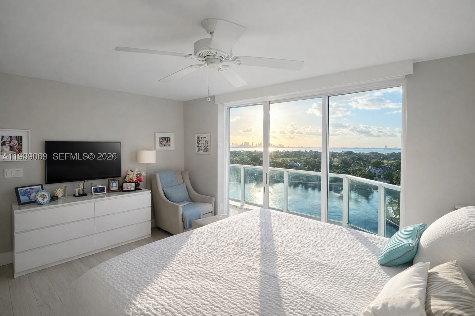 Real estate property located at 5900 Collins Ave #1405, Miami-dade, The Grandview Condo, Miami Beach, FL