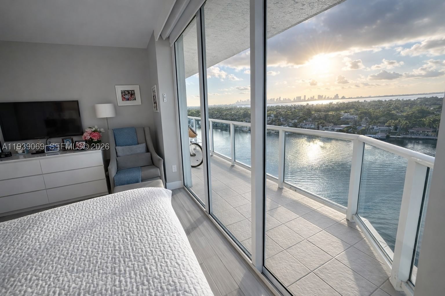 Real estate property located at 5900 Collins Ave #1405, Miami-dade, The Grandview Condo, Miami Beach, FL