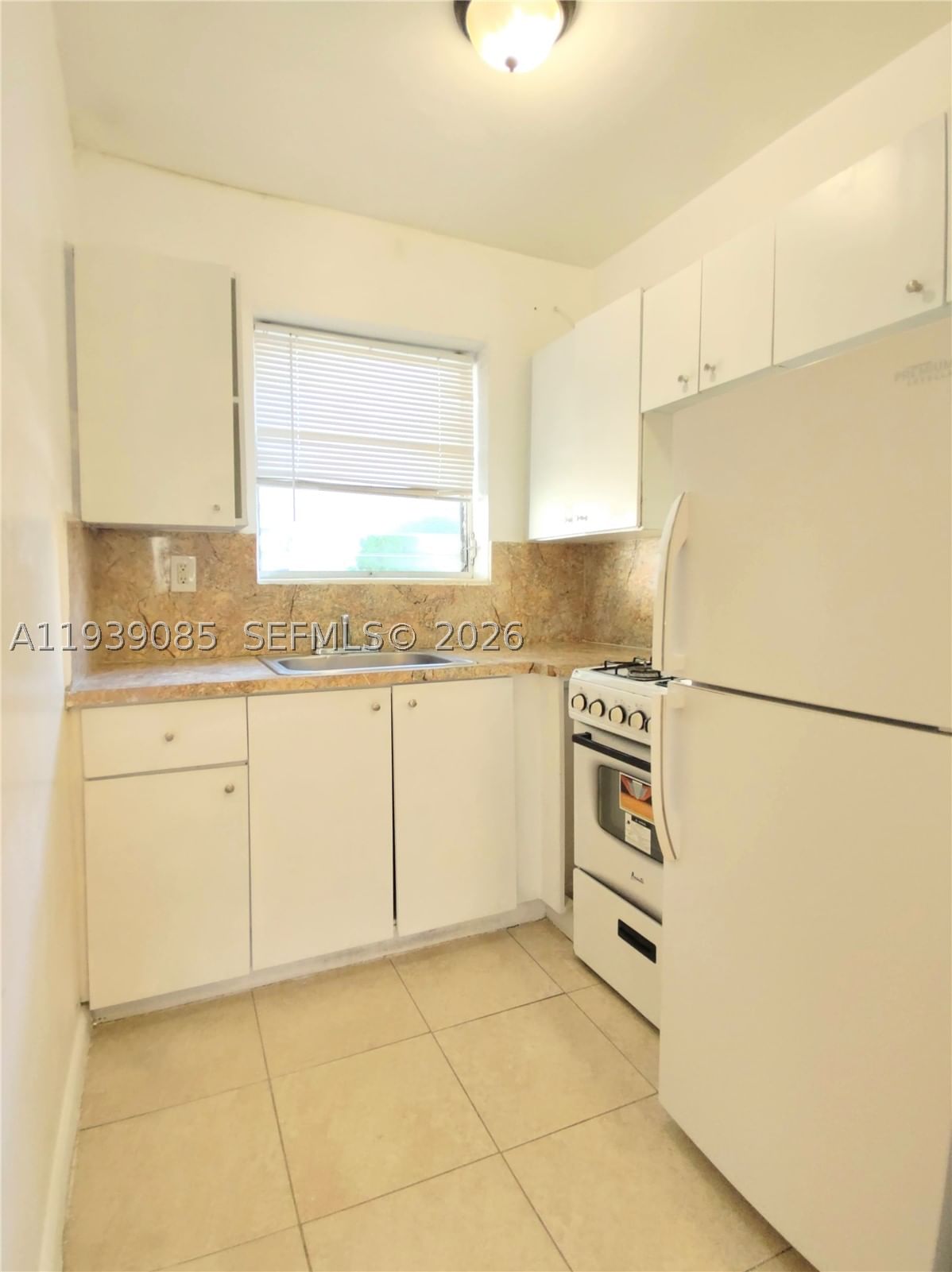 Real estate property located at 1565 6th St, Miami-dade, Lawrence Estates Land Cos, Miami, FL