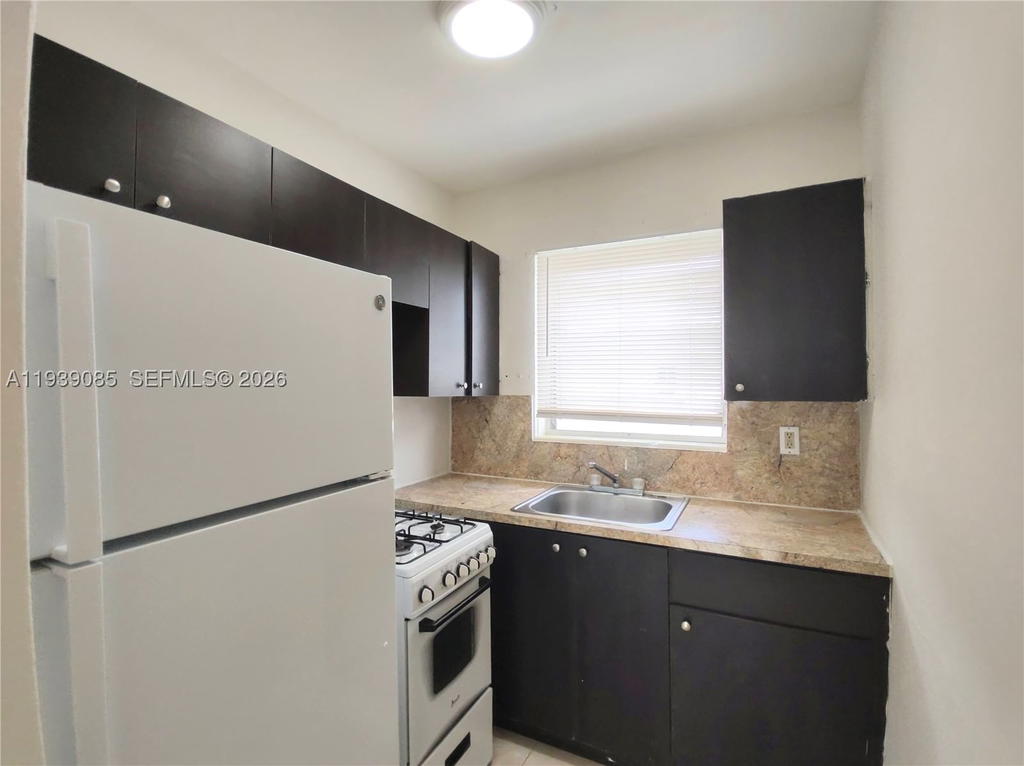 Real estate property located at 1565 6th St, Miami-dade, Lawrence Estates Land Cos, Miami, FL