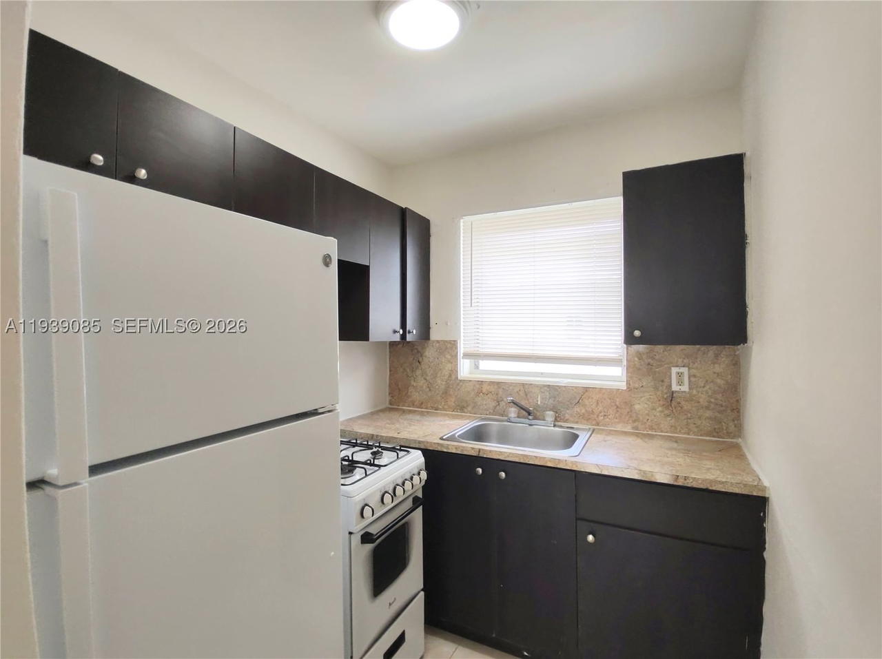Real estate property located at 1565 6th St, Miami-dade, Lawrence Estates Land Cos, Miami, FL