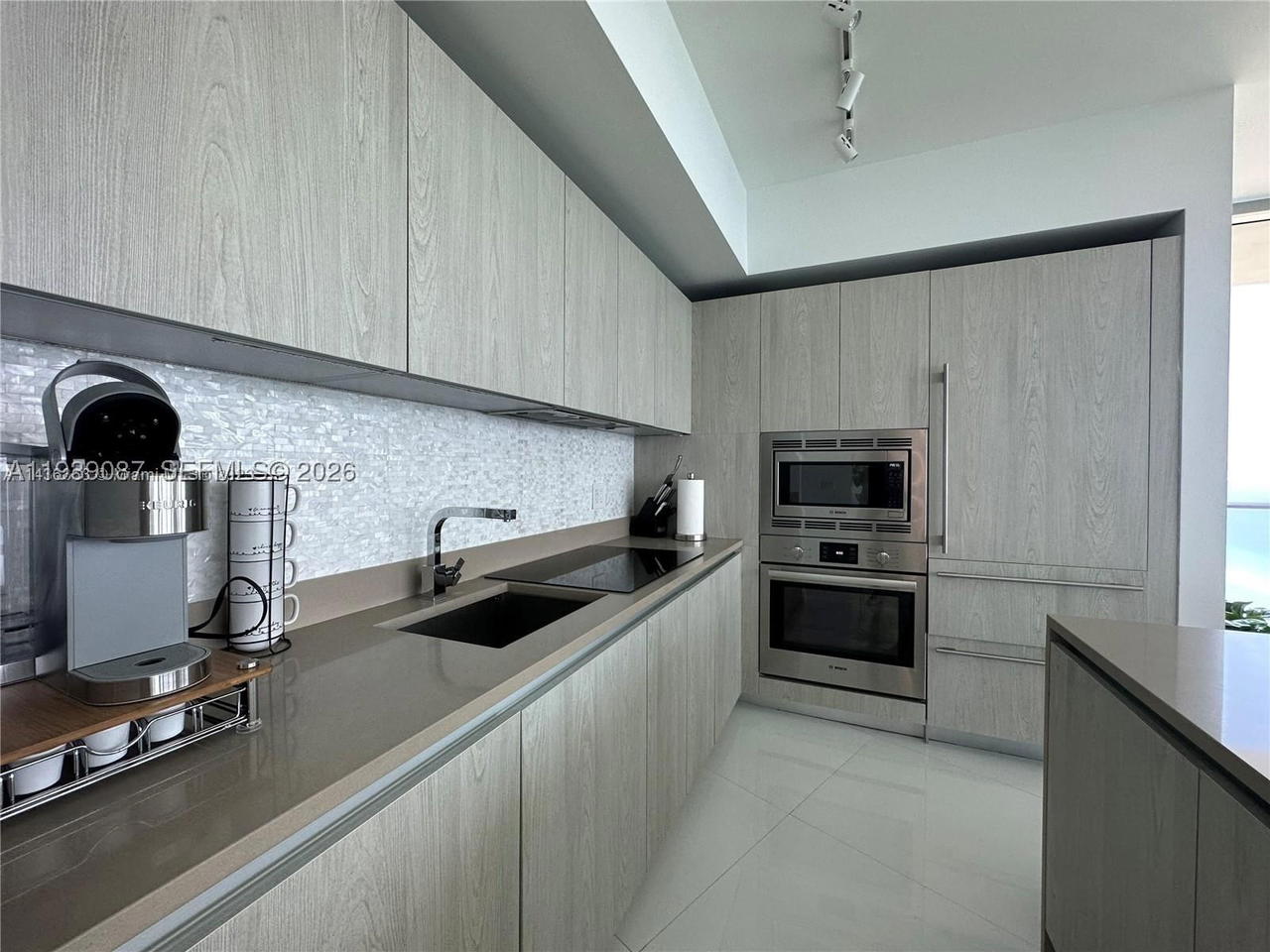 Real estate property located at 4111 Ocean Dr #2902, Broward, 4111 South Ocean Drive Co, Hollywood, FL