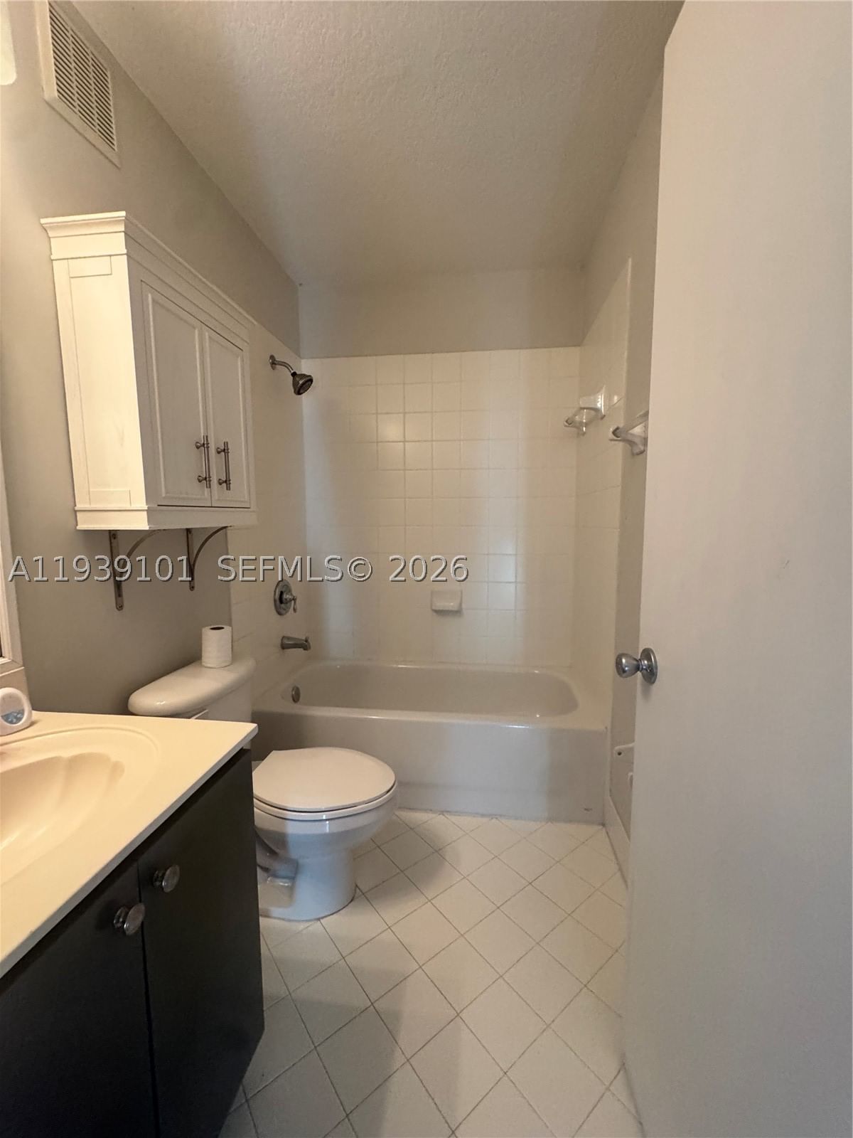 Real estate property located at 3390 10th St #201, Miami-dade, Monterey At Malibu Bay Co, Homestead, FL