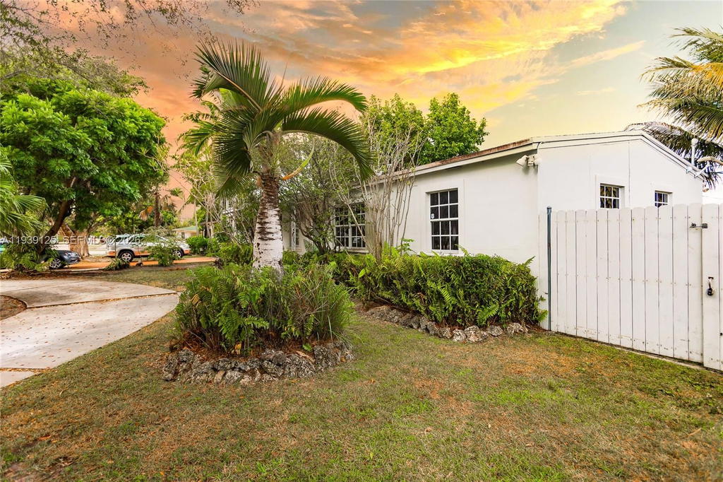 Real estate property located at 6765 51st St, Miami-dade, Casa Grande 1st Addn, Miami, FL