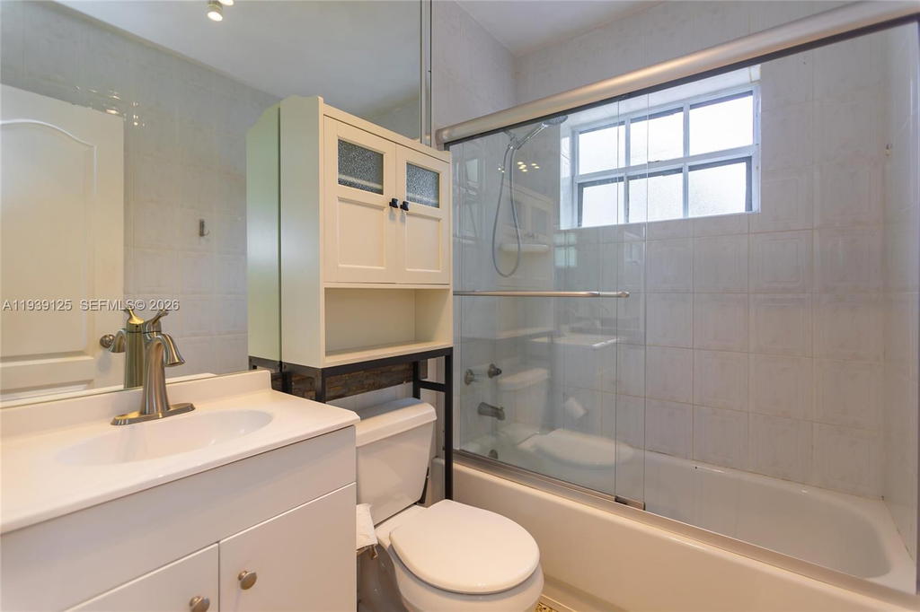 Real estate property located at 6765 51st St, Miami-dade, Casa Grande 1st Addn, Miami, FL
