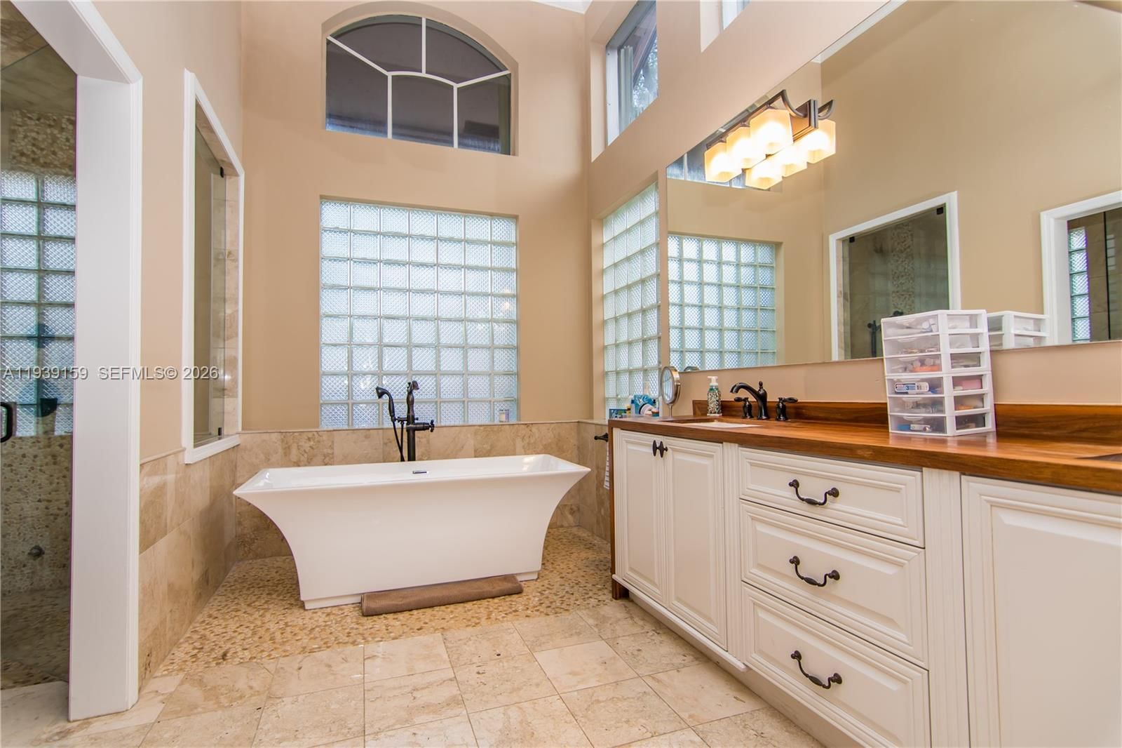 Real estate property located at 1091 156th Ave, Broward, Hollywood Lakes Country C, Pembroke Pines, FL
