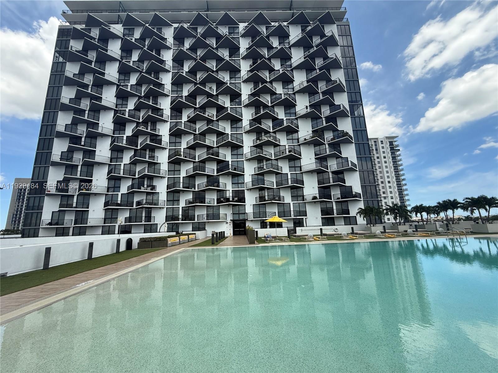 Real estate property located at 5252 85th Ave #1109, Miami-dade, 5252 Paseo Condo, Doral, FL