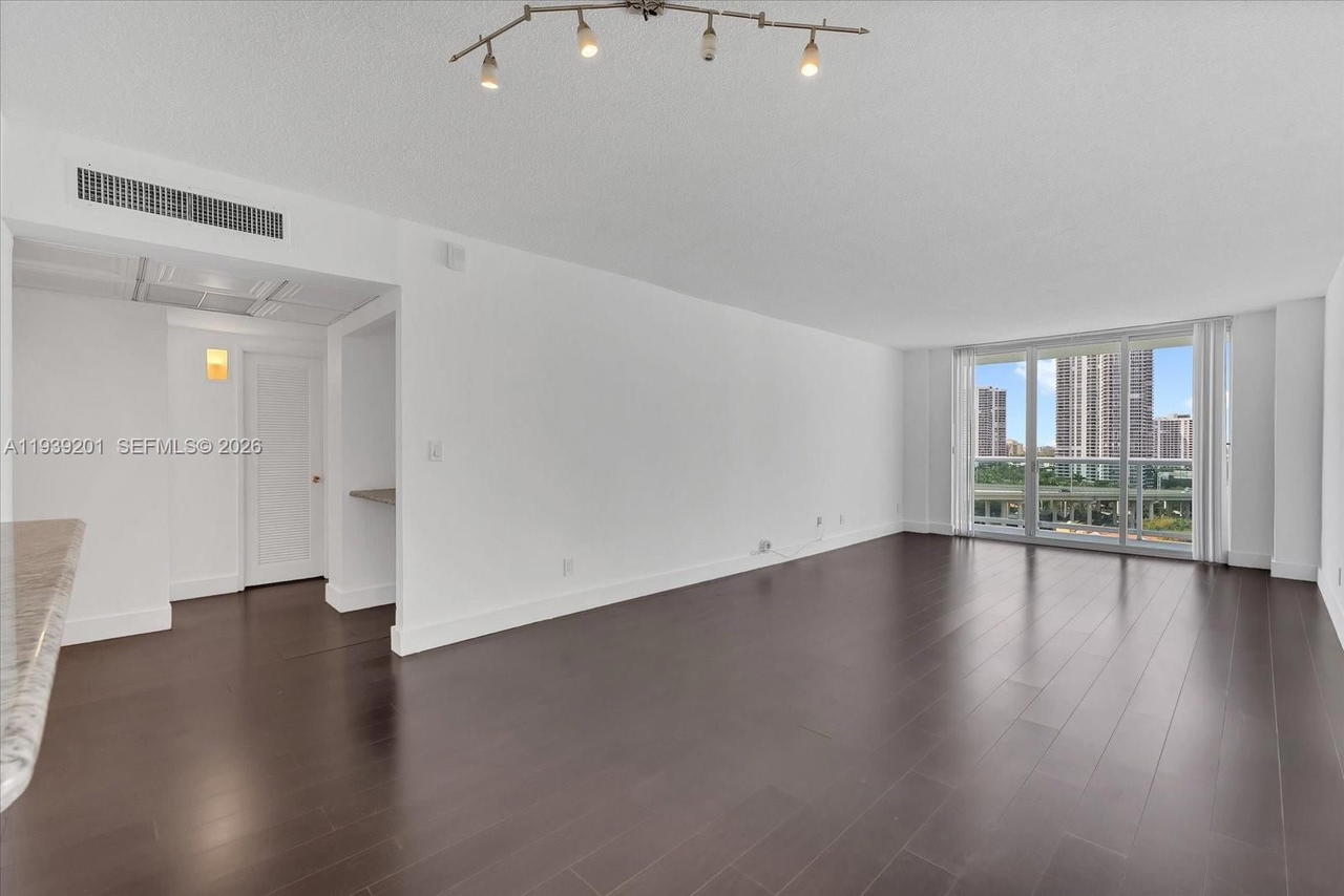 Real estate property located at 19390 Collins AV #1211, Miami-dade, Oceanview Building A Cond, Sunny Isles Beach, FL