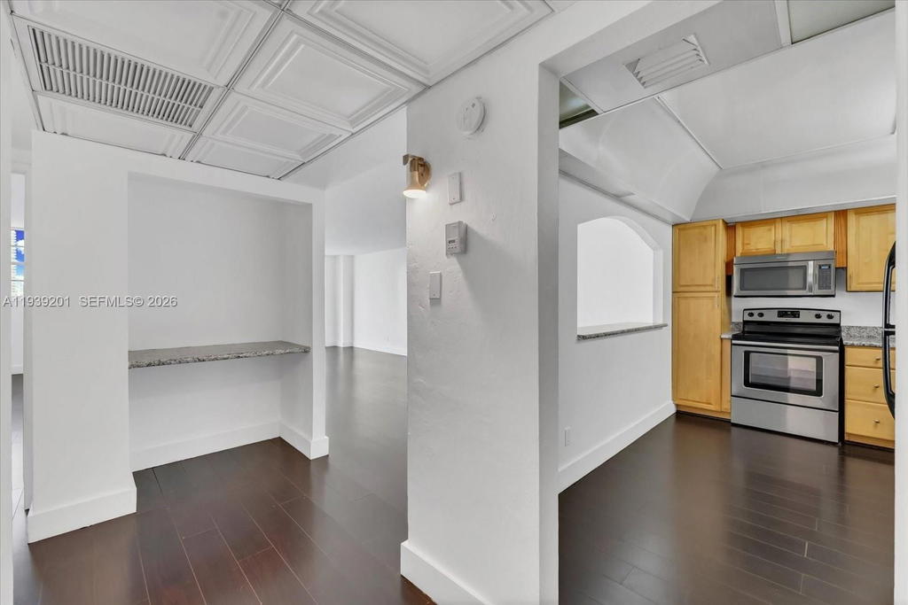 Real estate property located at 19390 Collins AV #1211, Miami-dade, Oceanview Building A Cond, Sunny Isles Beach, FL
