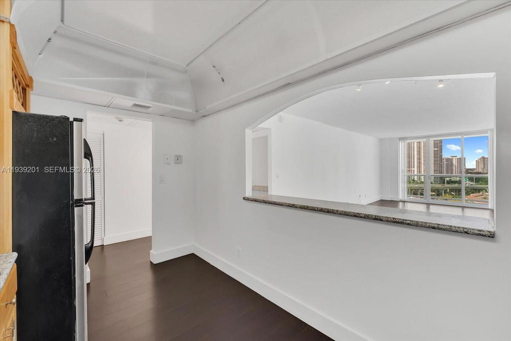 Real estate property located at 19390 Collins AV #1211, Miami-dade, Oceanview Building A Cond, Sunny Isles Beach, FL