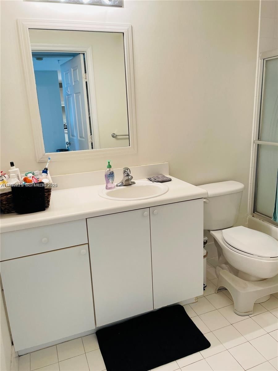 Real estate property located at 50 Menores Ave #726, Miami-dade, Douglas Grand Condo, Coral Gables, FL