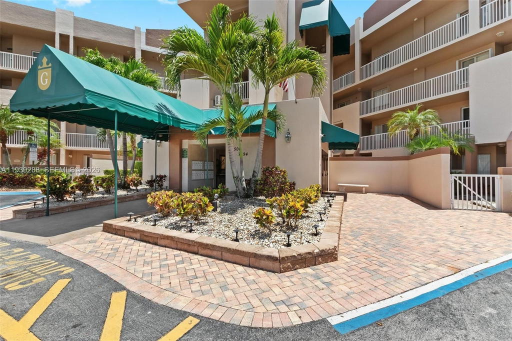 Real estate property located at 7592 Granville Dr #411, Broward, Granville Condominium G, Tamarac, FL