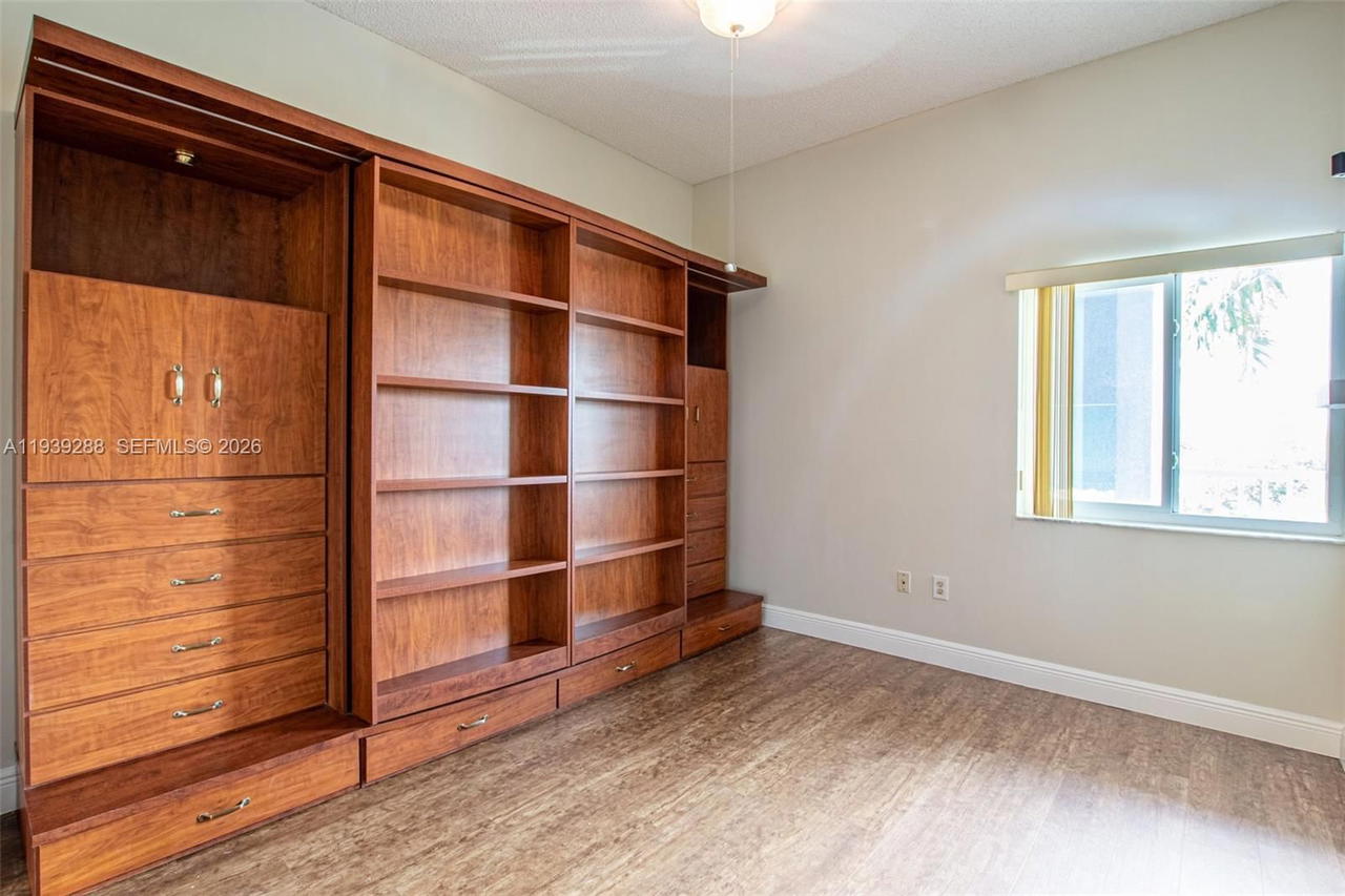 Real estate property located at 7592 Granville Dr #411, Broward, Granville Condominium G, Tamarac, FL
