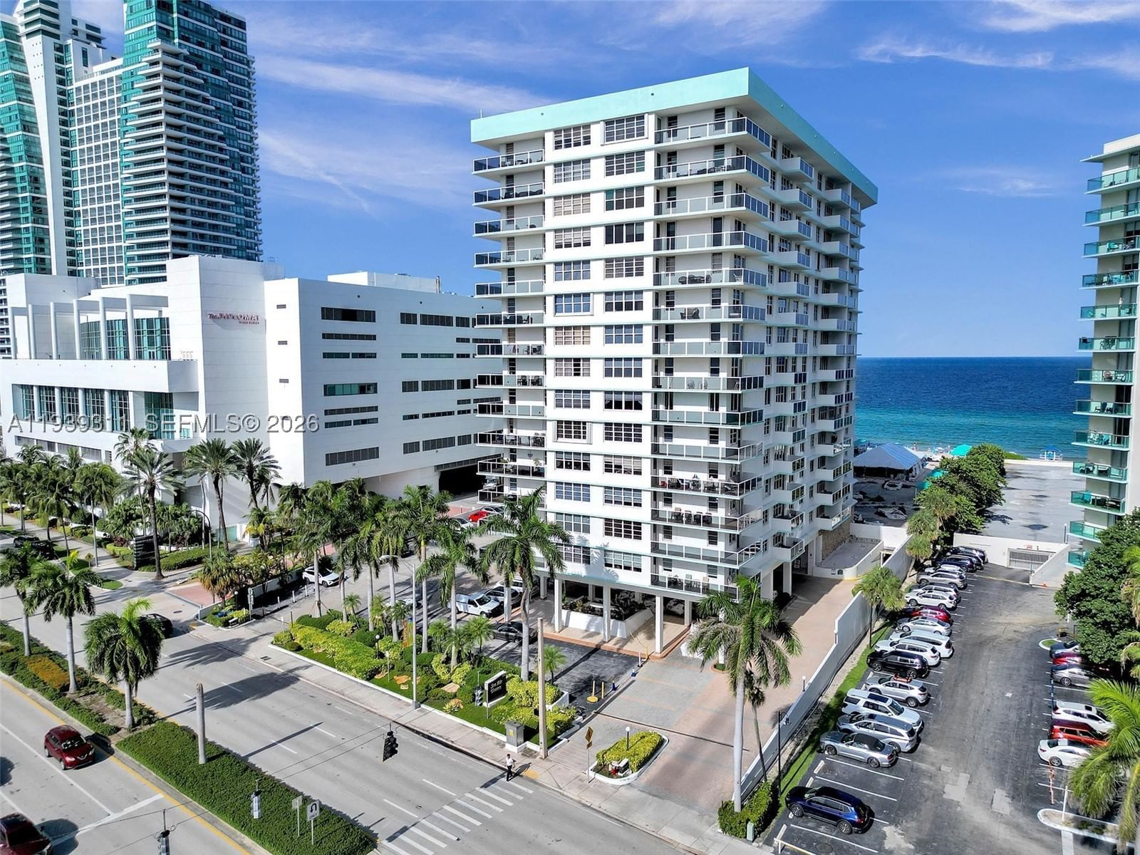 Real estate property located at 3725 Ocean Dr #520, Broward, Sea Air Towers Condo, Hollywood, FL