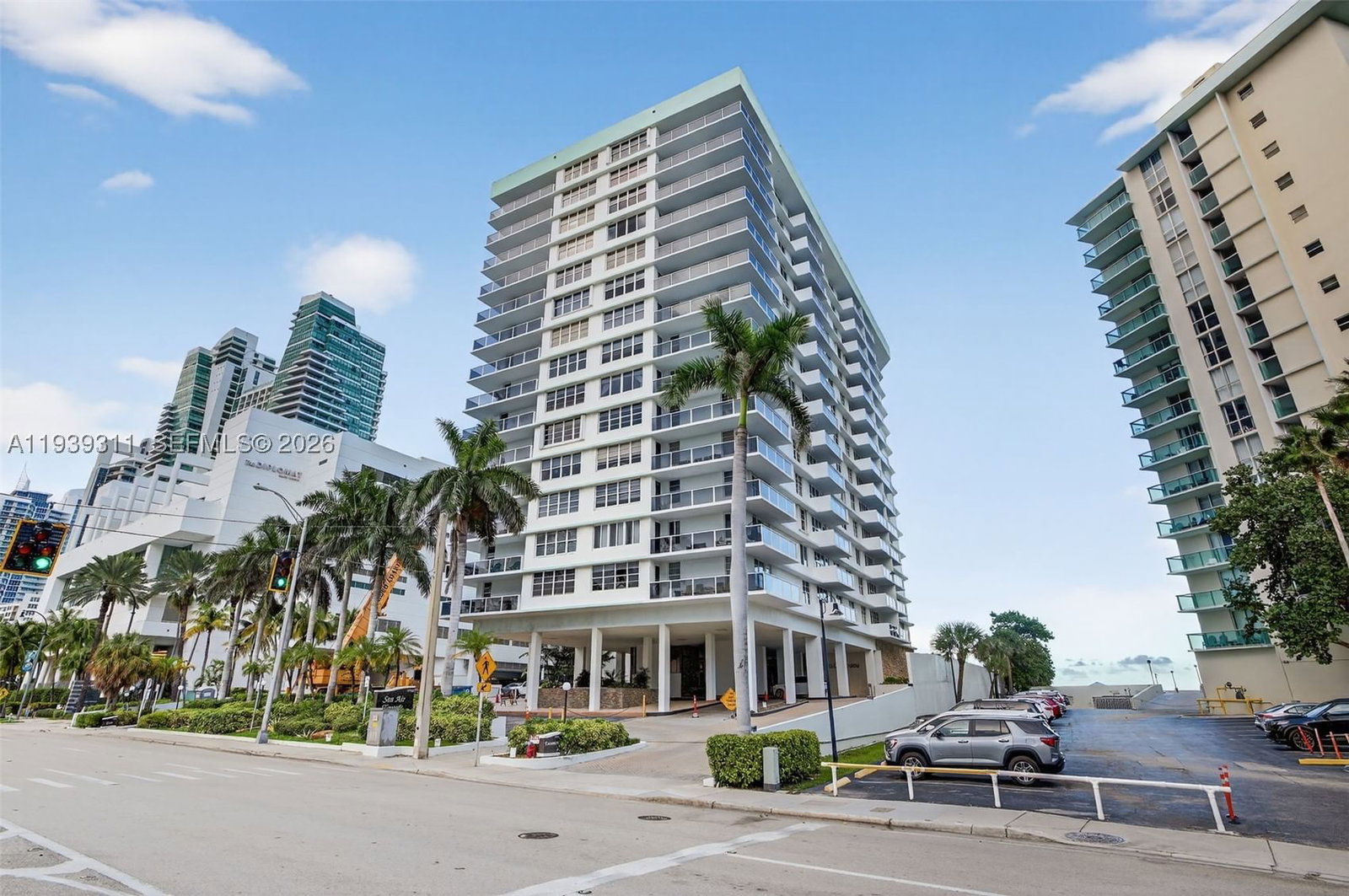 Real estate property located at 3725 Ocean Dr #520, Broward, Sea Air Towers Condo, Hollywood, FL