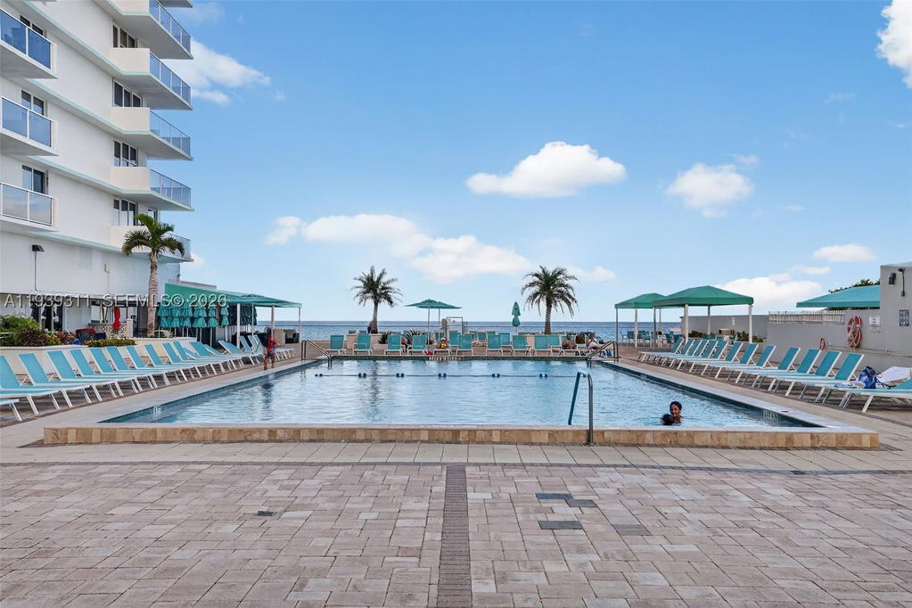 Real estate property located at 3725 Ocean Dr #520, Broward, Sea Air Towers Condo, Hollywood, FL