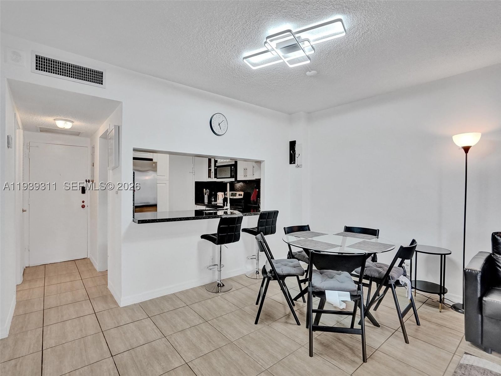 Real estate property located at 3725 Ocean Dr #520, Broward, Sea Air Towers Condo, Hollywood, FL