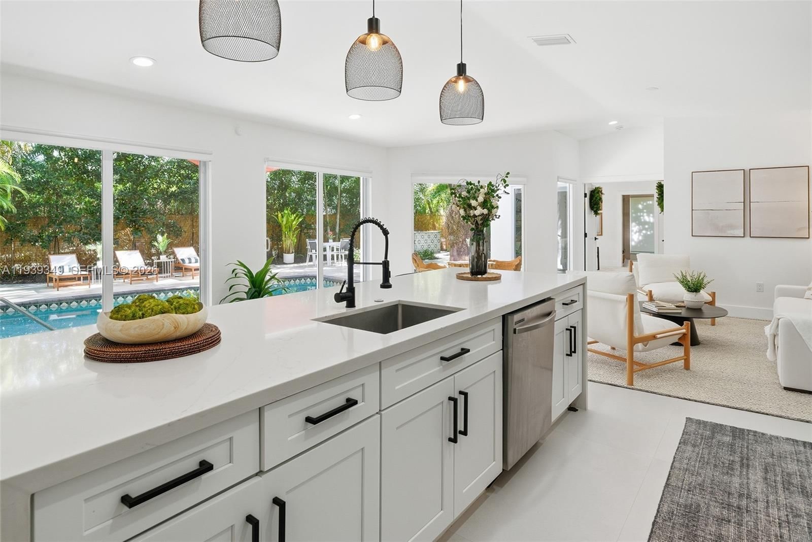 Real estate property located at 3700 Justison Rd, Miami-dade, Sunshine Vistas, Miami, FL