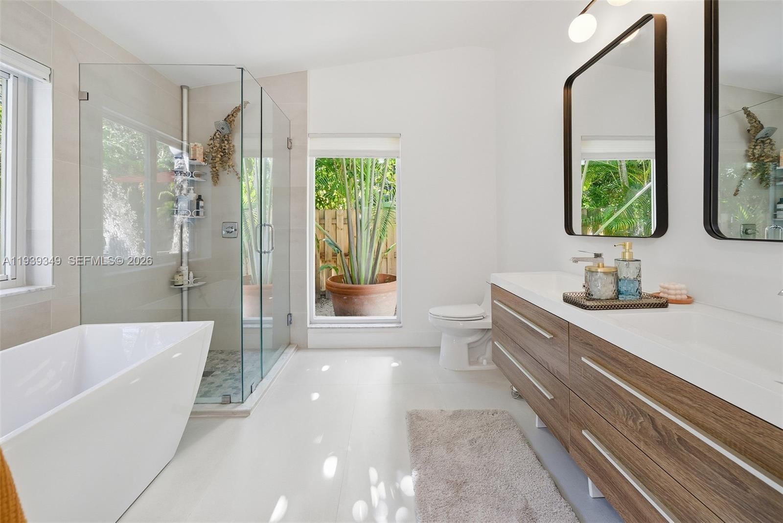 Real estate property located at 3700 Justison Rd, Miami-dade, Sunshine Vistas, Miami, FL
