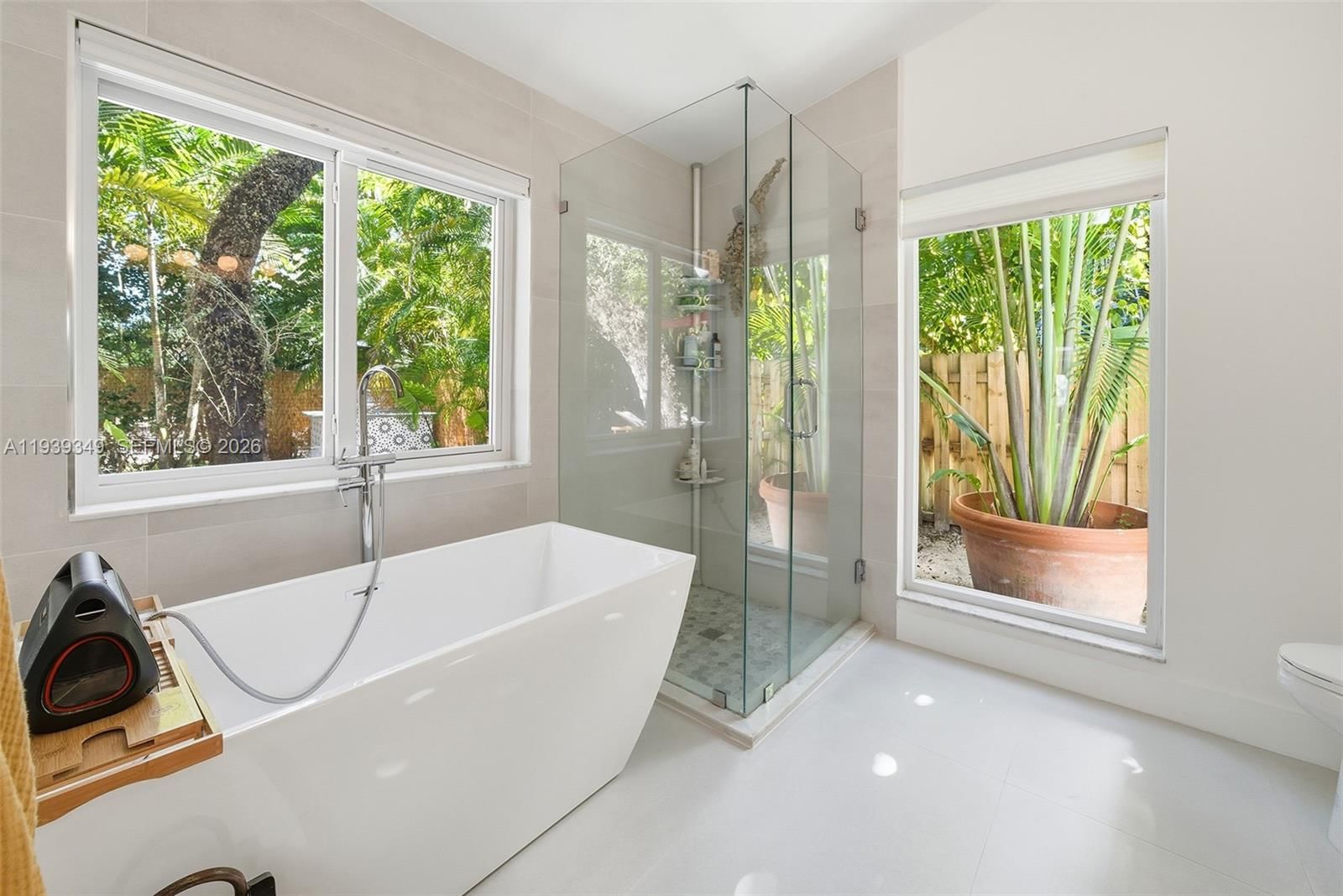 Real estate property located at 3700 Justison Rd, Miami-dade, Sunshine Vistas, Miami, FL