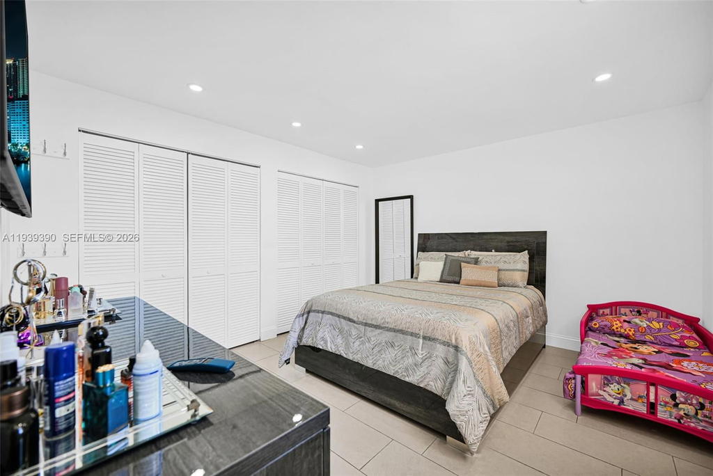 Real estate property located at 9441 4th St #309, Miami-dade, Versaille Gardens I Condo, Miami, FL