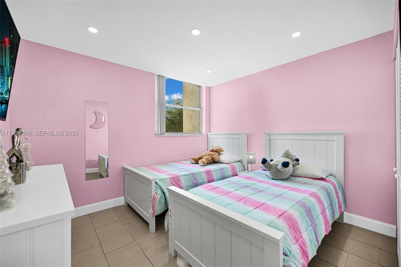 Real estate property located at 9441 4th St #309, Miami-dade, Versaille Gardens I Condo, Miami, FL