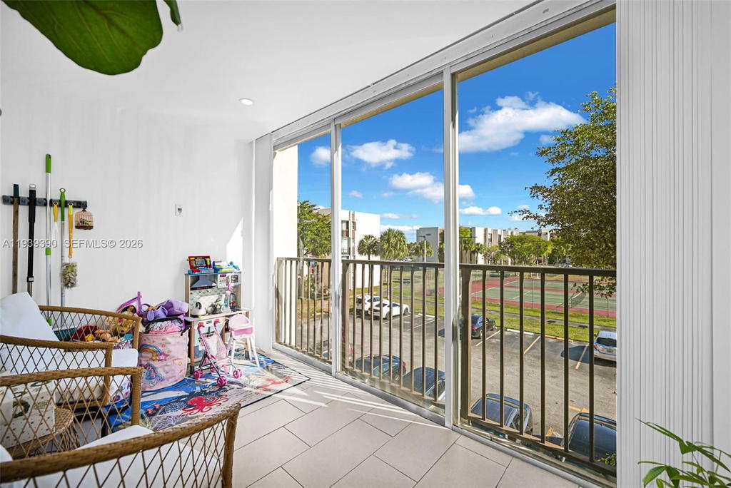 Real estate property located at 9441 4th St #309, Miami-dade, Versaille Gardens I Condo, Miami, FL