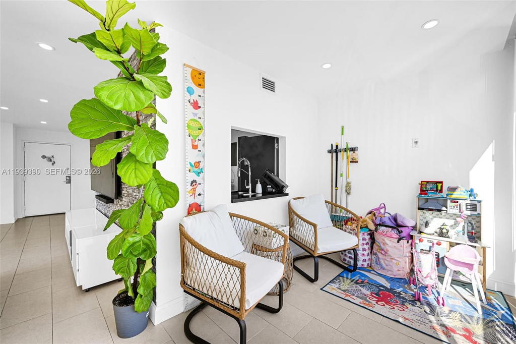 Real estate property located at 9441 4th St #309, Miami-dade, Versaille Gardens I Condo, Miami, FL