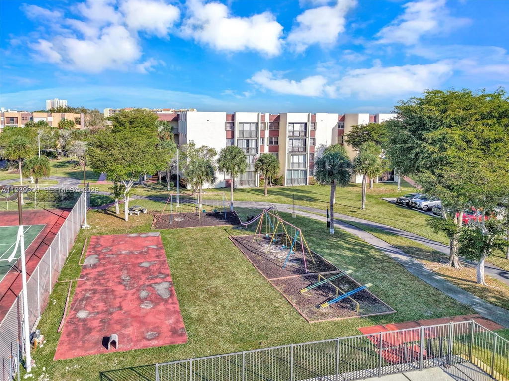 Real estate property located at 9441 4th St #309, Miami-dade, Versaille Gardens I Condo, Miami, FL