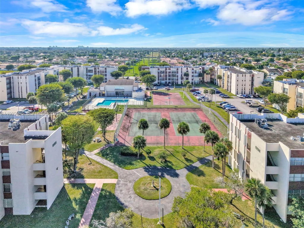 Real estate property located at 9441 4th St #309, Miami-dade, Versaille Gardens I Condo, Miami, FL