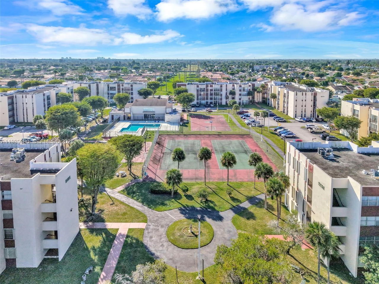 Real estate property located at 9441 4th St #309, Miami-dade, Versaille Gardens I Condo, Miami, FL