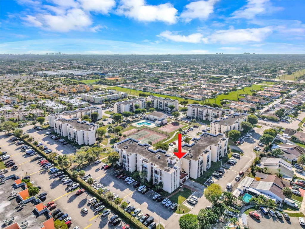 Real estate property located at 9441 4th St #309, Miami-dade, Versaille Gardens I Condo, Miami, FL