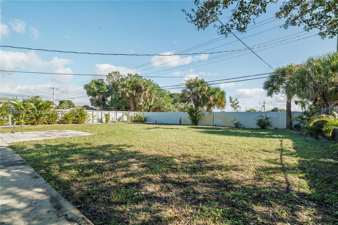 Real estate property located at 20731 32nd Pl, Miami-dade, Riverdale Estates Sec 2, Miami Gardens, FL