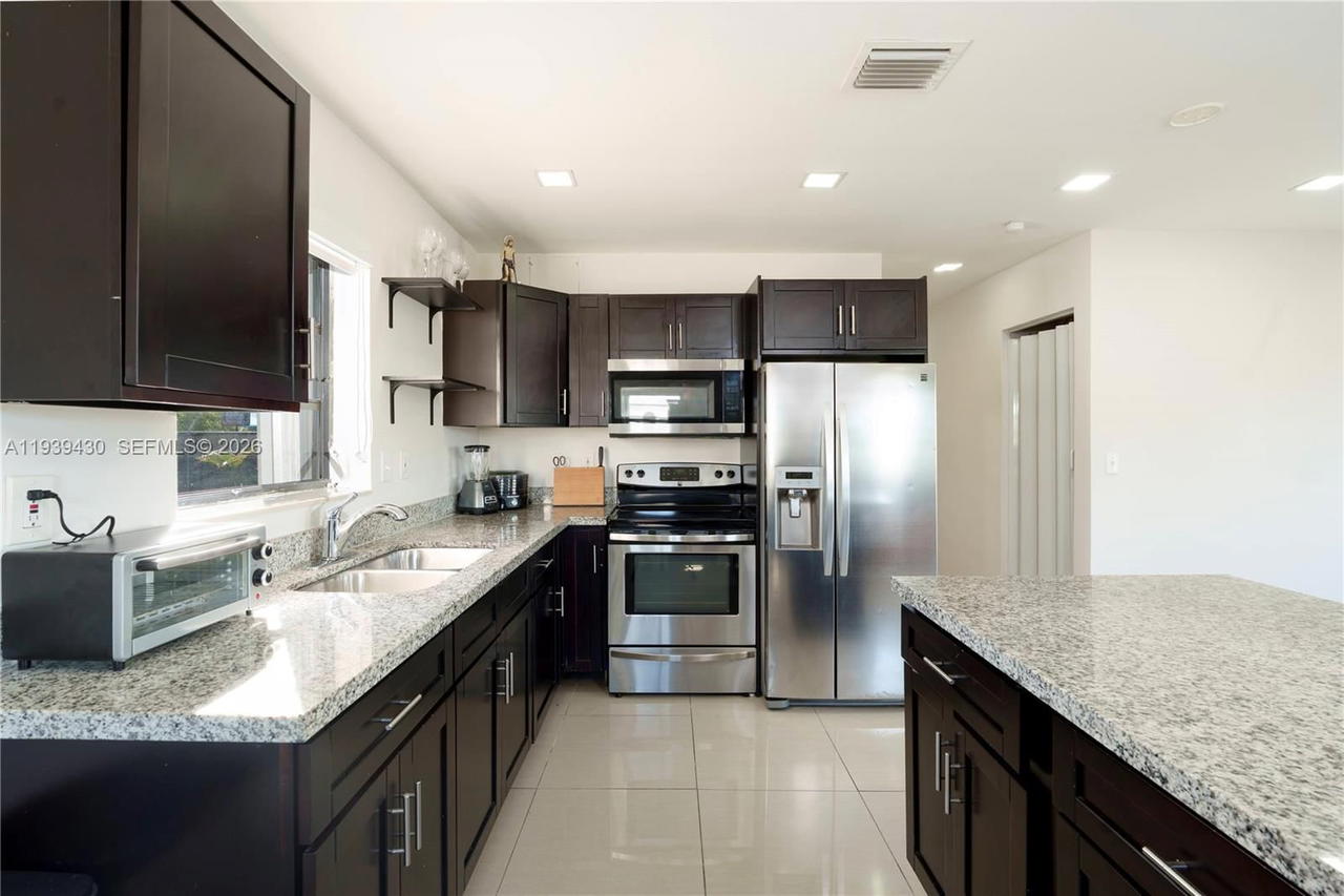 Real estate property located at 20731 32nd Pl, Miami-dade, Riverdale Estates Sec 2, Miami Gardens, FL