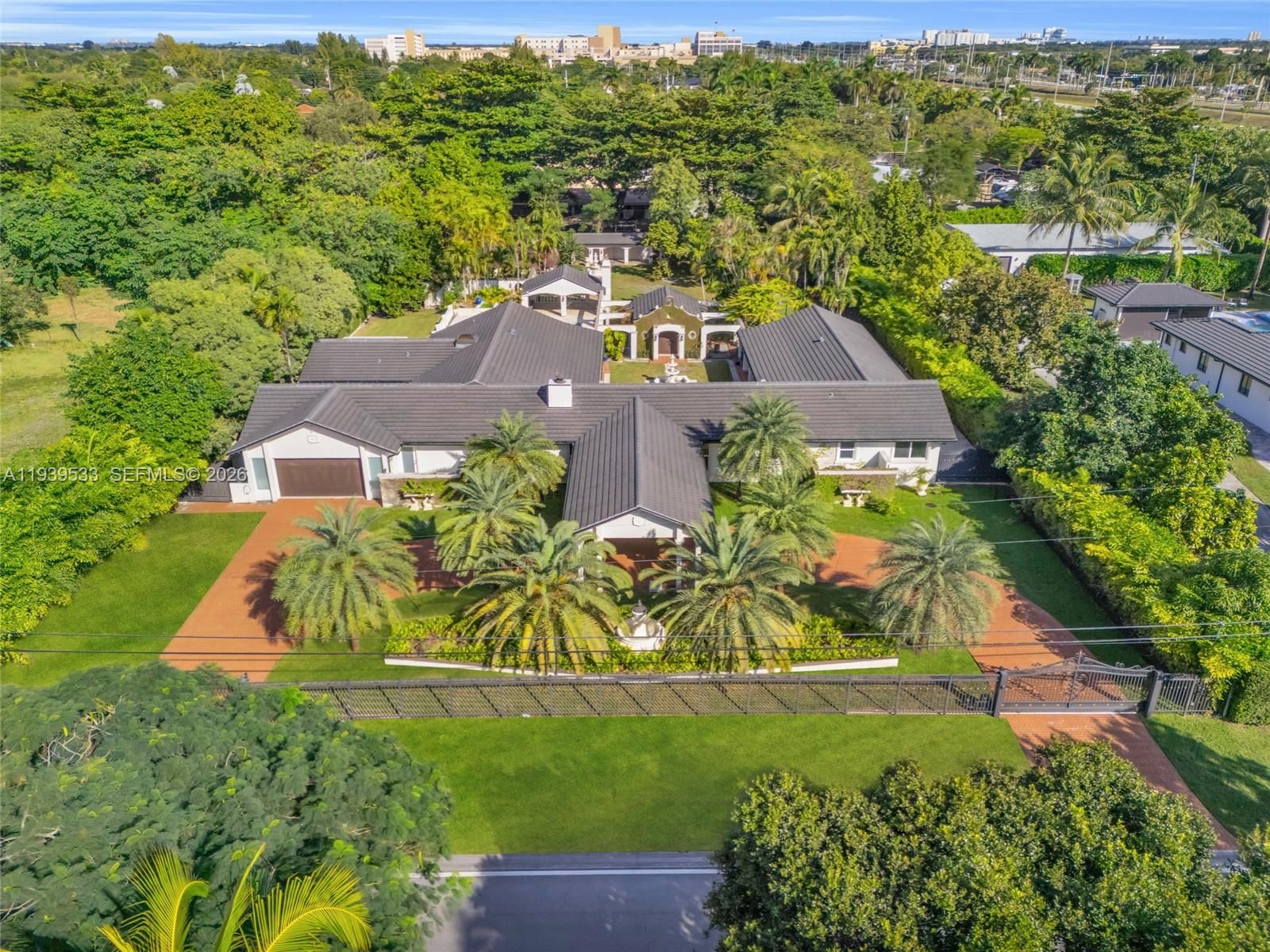 Real estate property located at 11835 47th St, Miami-dade, Bird Road Farmsites, Miami, FL