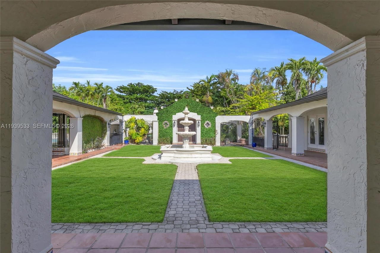 Real estate property located at 11835 47th St, Miami-dade, Bird Road Farmsites, Miami, FL