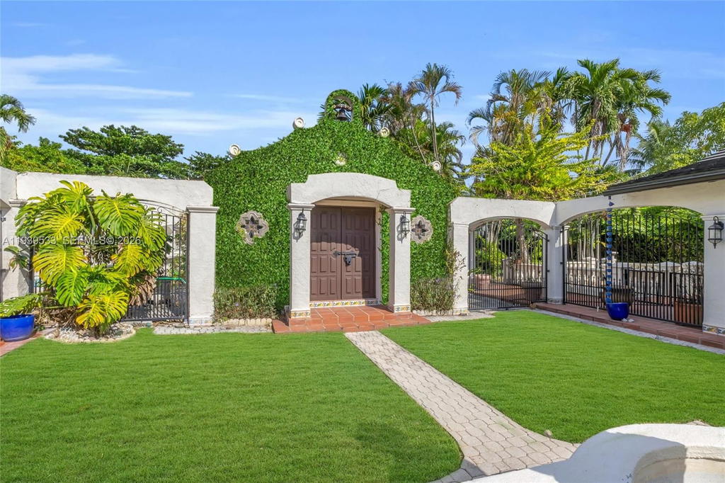 Real estate property located at 11835 47th St, Miami-dade, Bird Road Farmsites, Miami, FL