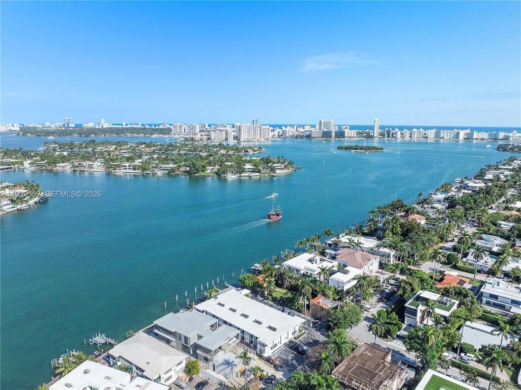 Real estate property located at 405 Hibiscus Dr #202, Miami-dade, Island Club Of South Beach, Miami Beach, FL
